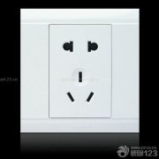 小小的插座并不起